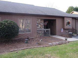 1737 12th St NE, Hickory, NC 28601