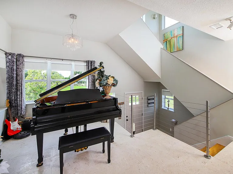 130 Green Dolphin Dr — Photo 4