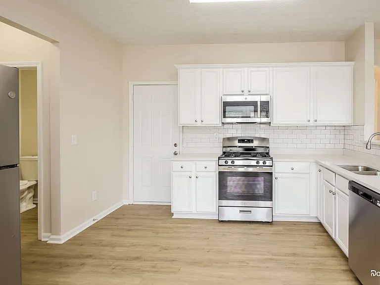 995 Clairidge Ln SW — Photo 11