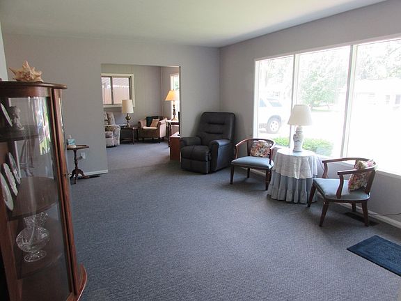 4th image of 604 Lawndale Dr