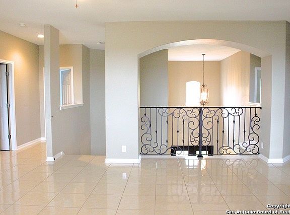 4th image of 2102 Cactus Cir