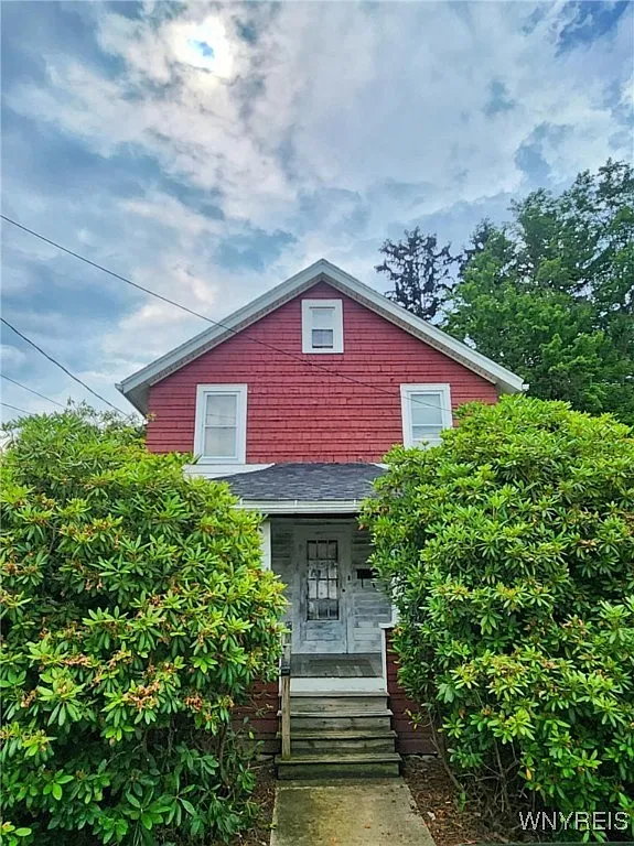 24 Jackson Ave photo 1