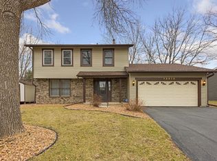 12415 Cockspur Ct, Eden Prairie, MN 55347