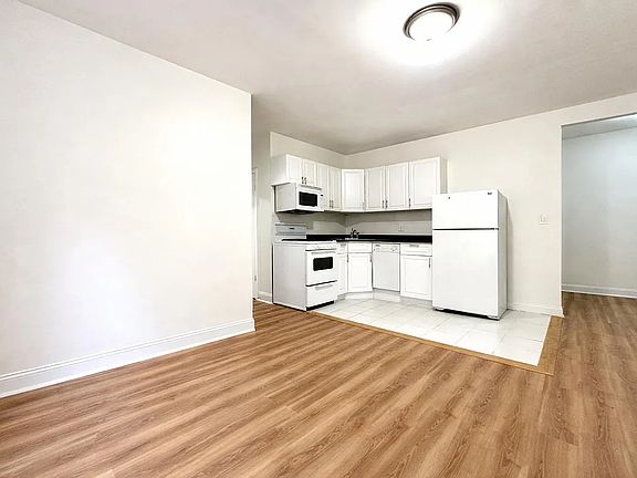 3rd image of 106 Fort Washington Ave #4HH