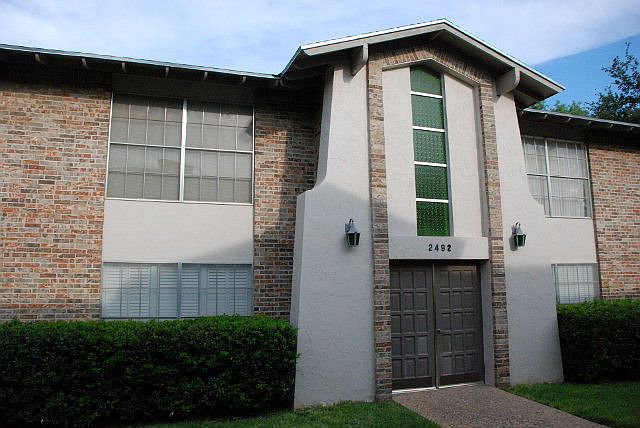 1st image of 2492 University Ave APT C