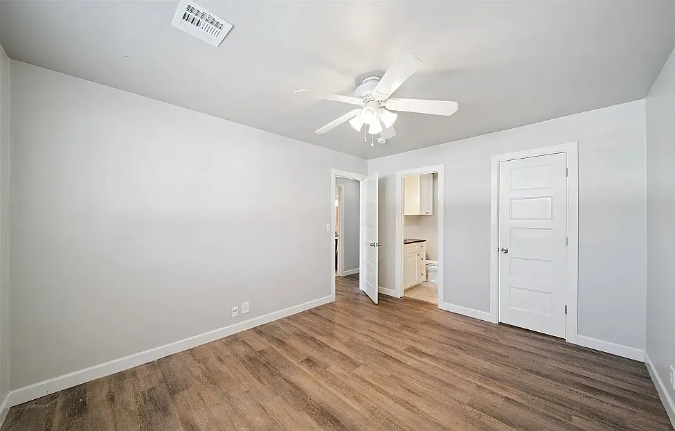 Building Photo - 3701 Riverside Dr #14
