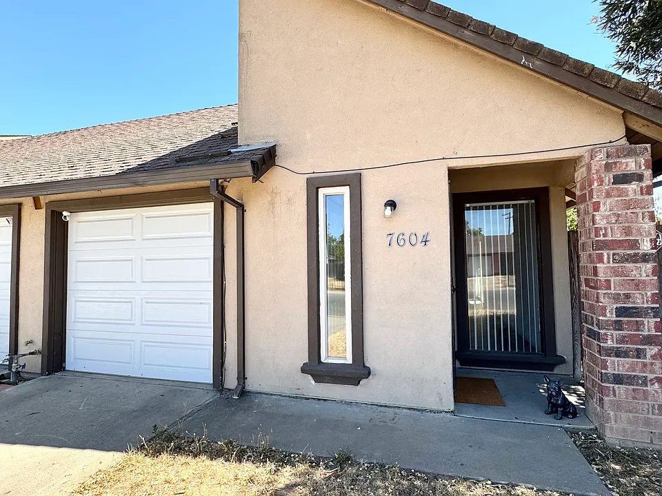 7604 Loucreta Dr