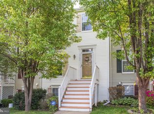 15694 Viewpoint Cir, Dumfries, VA 22025