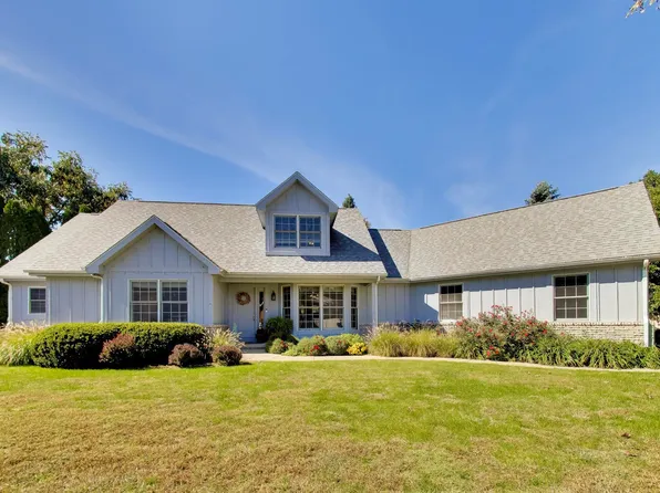 3 Muirfield Dr, Michigan City, IN 46360