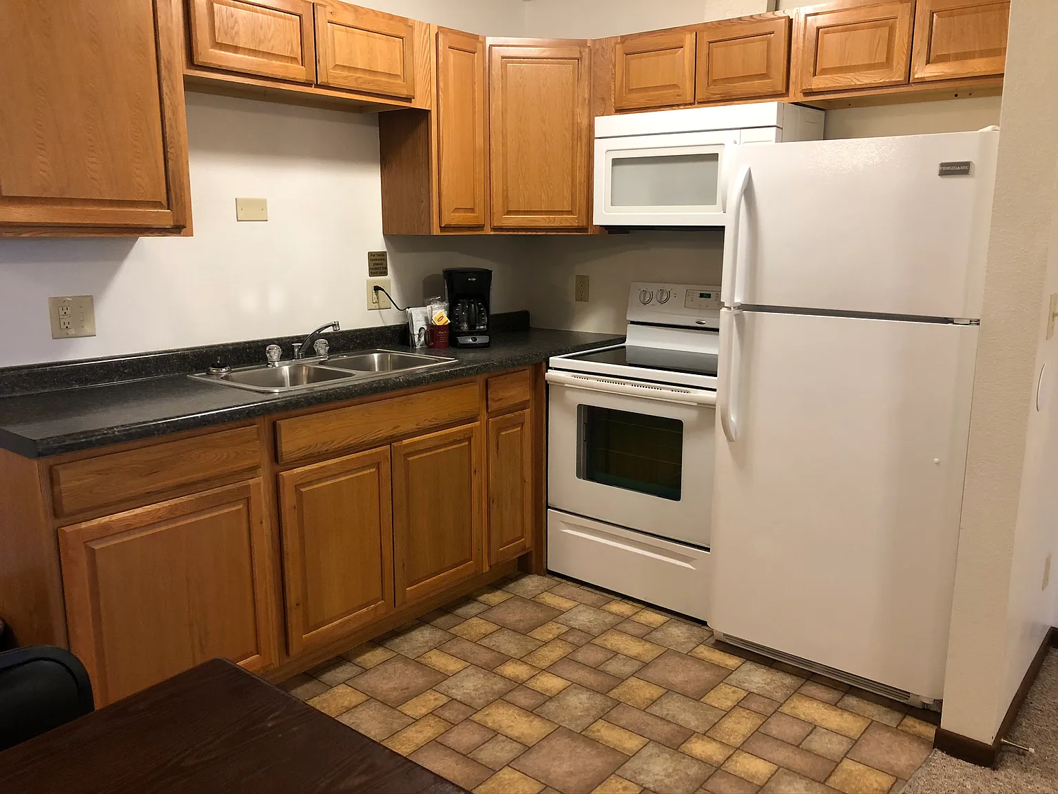 Alexis Manor — Photo 3
