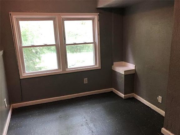 5th image of 6721 Askew Ave