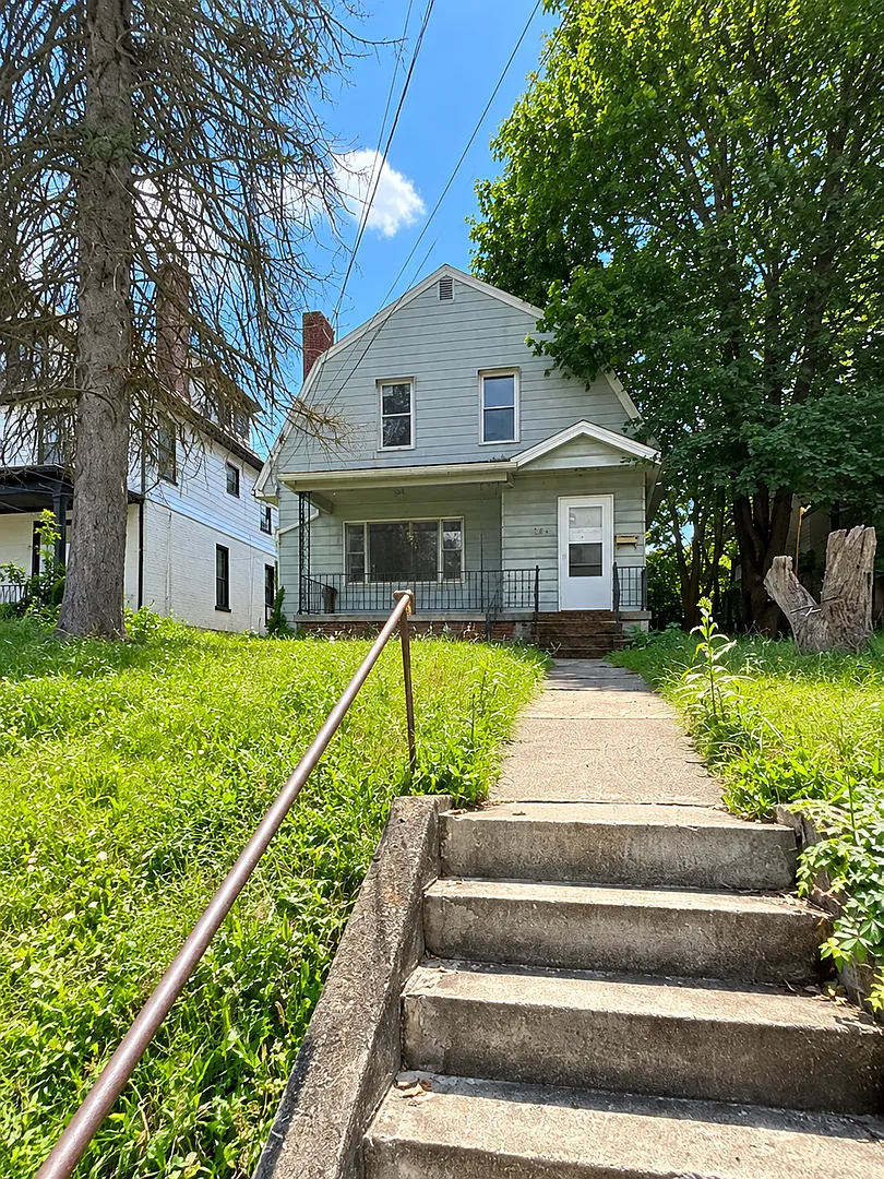 4 Bedroom/ 1 Bath Home for Rent Clairton, PA — Photo 1