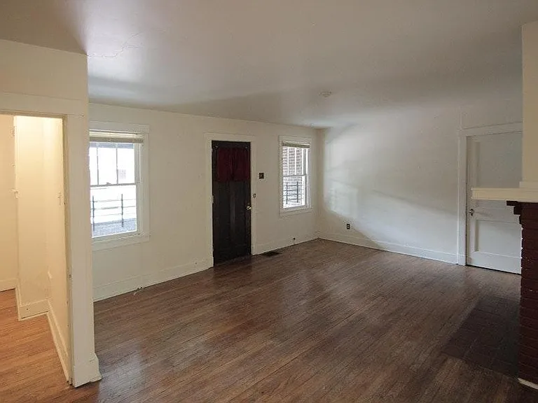 320 Whitney Ave — Photo 7