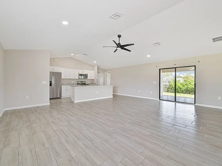 8353 Trillium Rd — Photo 24
