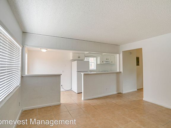 3rd image of 2615 E Central Blvd Unit 16