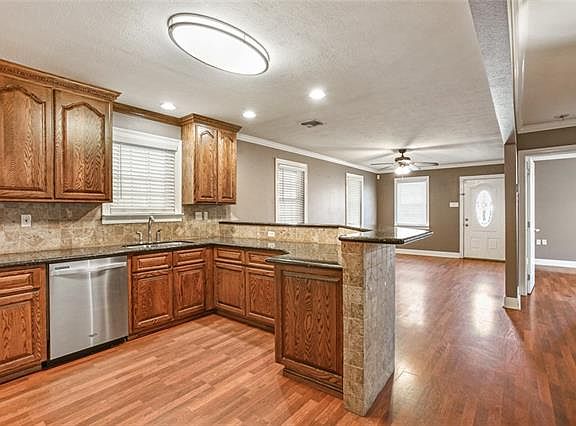 5th image of 2501 Corinne Dr
