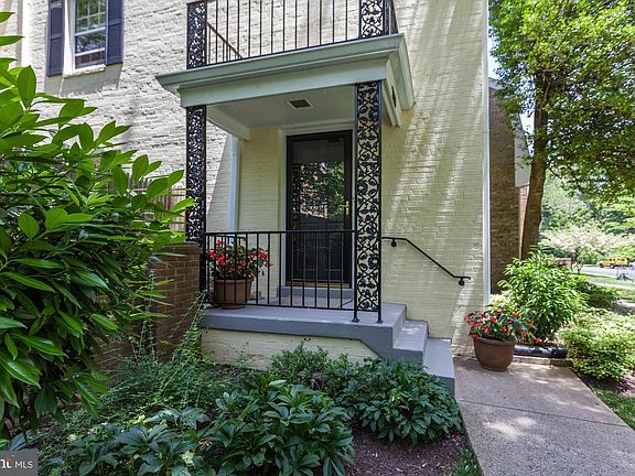 4th image of 3519 Chevy Chase Lake Dr #1001