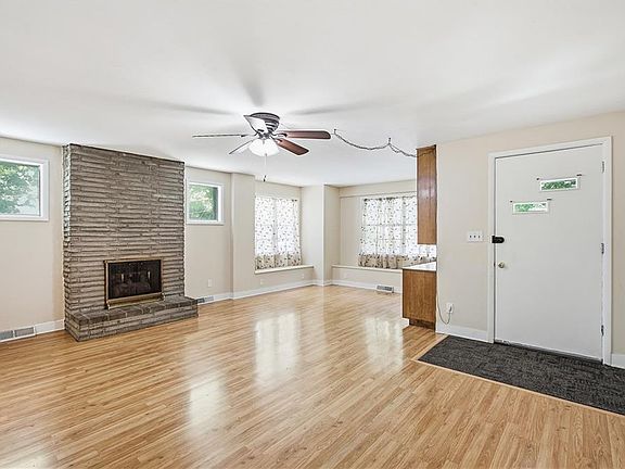 4th image of 4000 Campbell St
