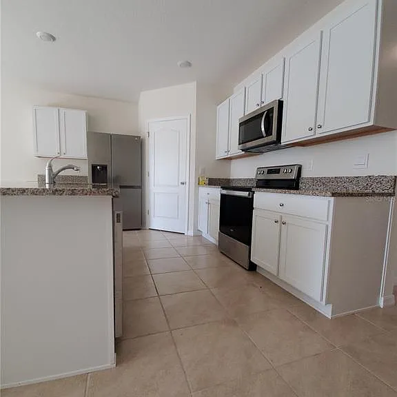 2965 E Slater Dr — Photo 2