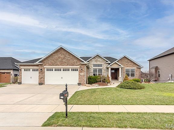 2nd image of 223 Ellington Ct