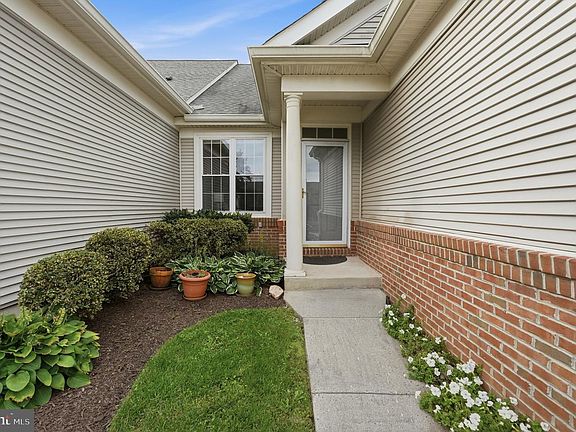 3rd image of 13705 Longmeade Ct