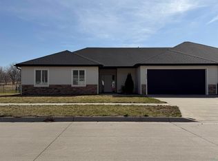640 S 9th St, Akron, IA 51001