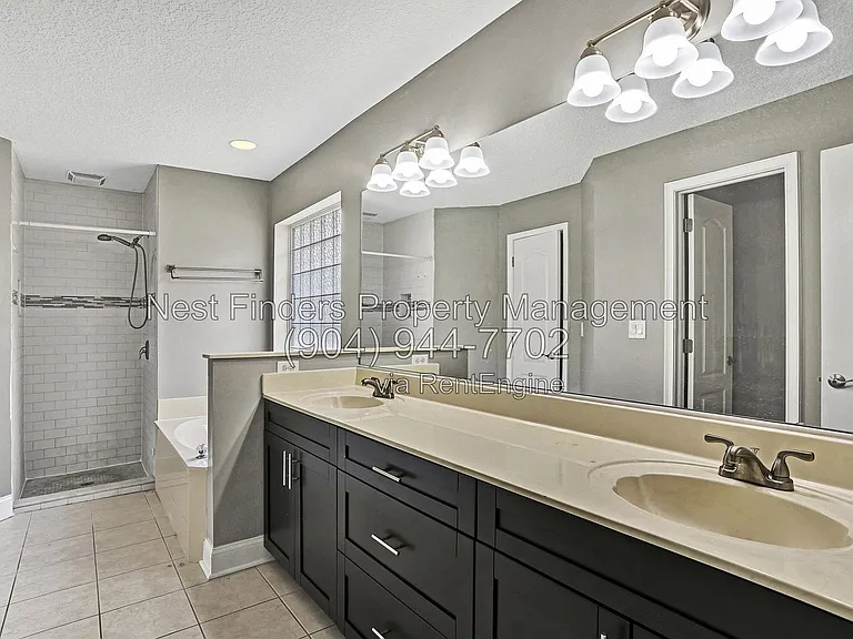 1819 Branch Vine Dr W — Photo 14