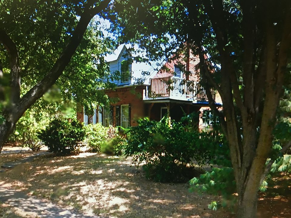 2nd image of 1086 Colby Ave