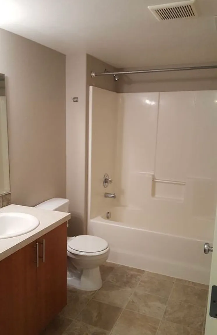 TUPPER HILL APARTMENTS — Photo 4