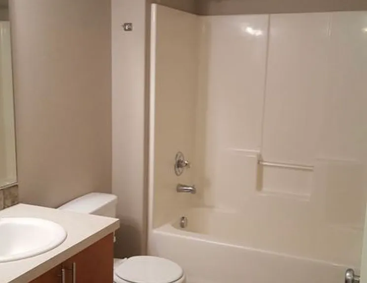 TUPPER HILL APARTMENTS — Photo 4