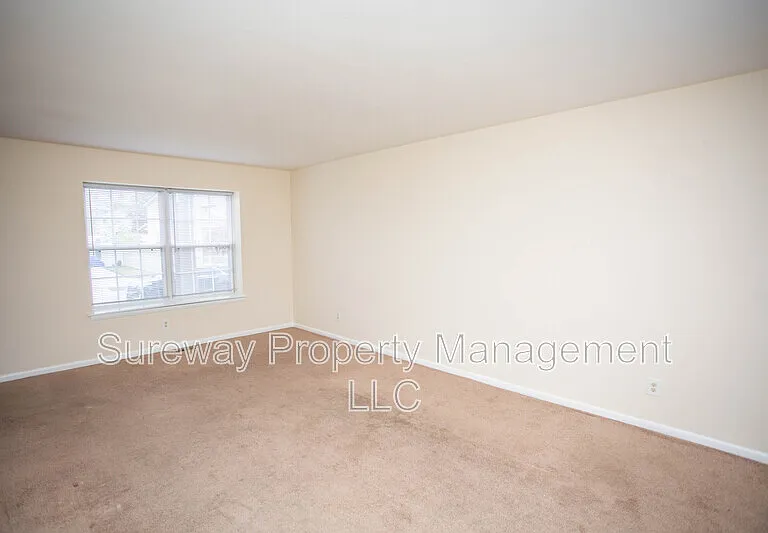 5729 Irving Ave — Photo 4