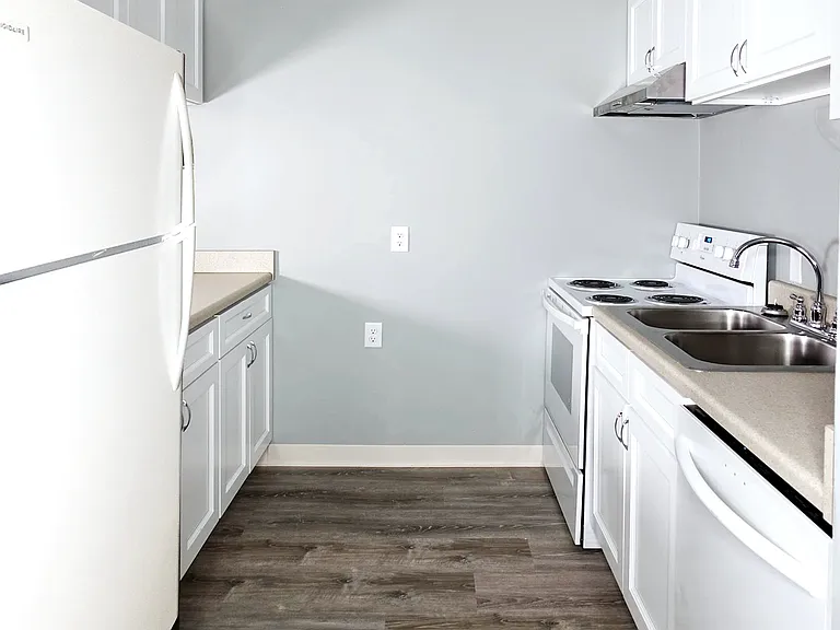 1102 Salem Ave #3D — Photo 6