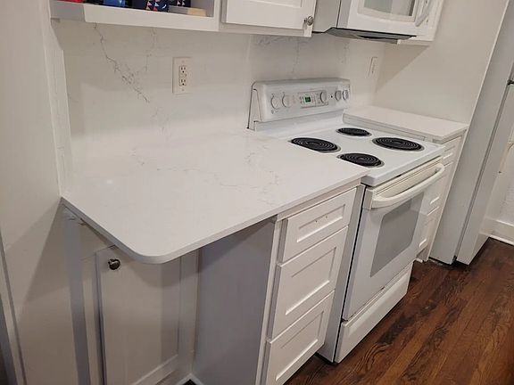 4th image of 3252 Rogers Ave #3252