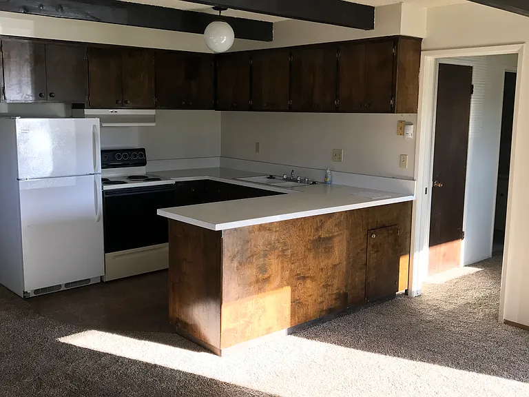 Coral Cir — Photo 5