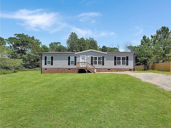 2nd image of 206 Fairchase Cir