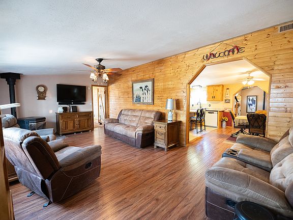 3rd image of 49 Golden Acres Ln