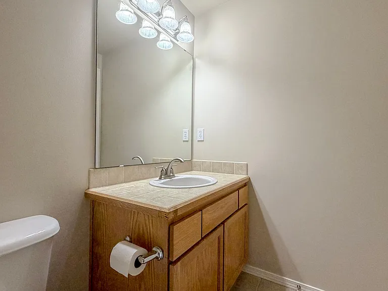 8538 Midvale Ave N #B — Photo 8