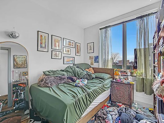 5th image of 252 Melrose St #5F