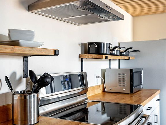 3rd image of 2158 Brookview Dr Unit B