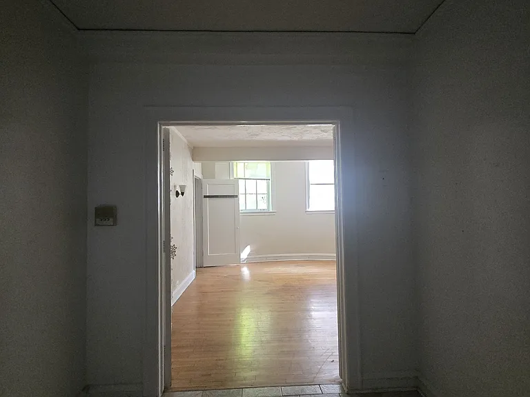 911 Elmwood Ave #GARDEN — Photo 7