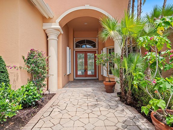 4th image of 9026 Lakes Boulevard