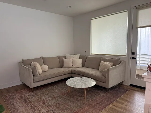 2923 Exposition Pl — Photo 4