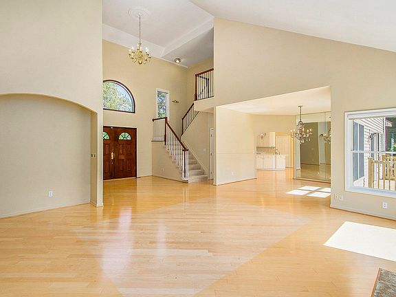 4th image of 1534 High Hollow Dr