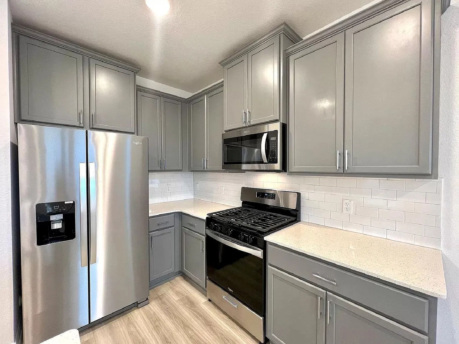 4 bed, 2.5 bath, 2350 sqft, $2,250 — Photo 3