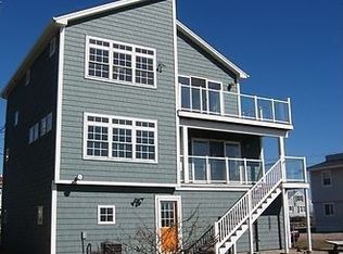 17 Rosewood Ave, Narragansett, RI 02882