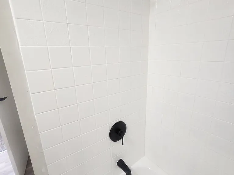 1008 Collier St — Photo 3