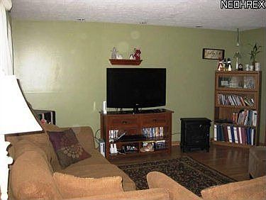 2nd image of 770 Brookledge Dr