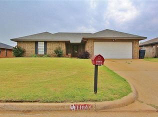 11844 Sagamore Dr, Yukon, OK 73099
