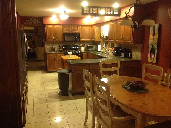 3rd image of 1556 Pine Grove Ct
