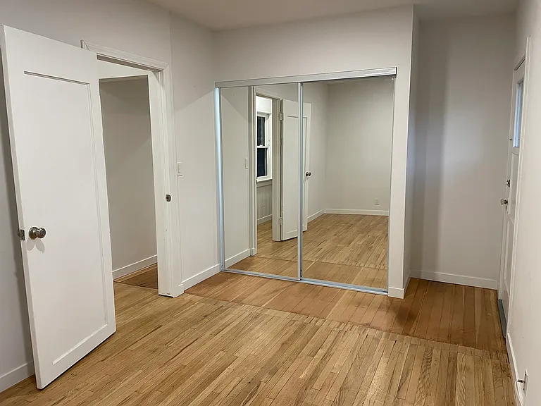 155 S Grand Oaks Ave — Photo 16